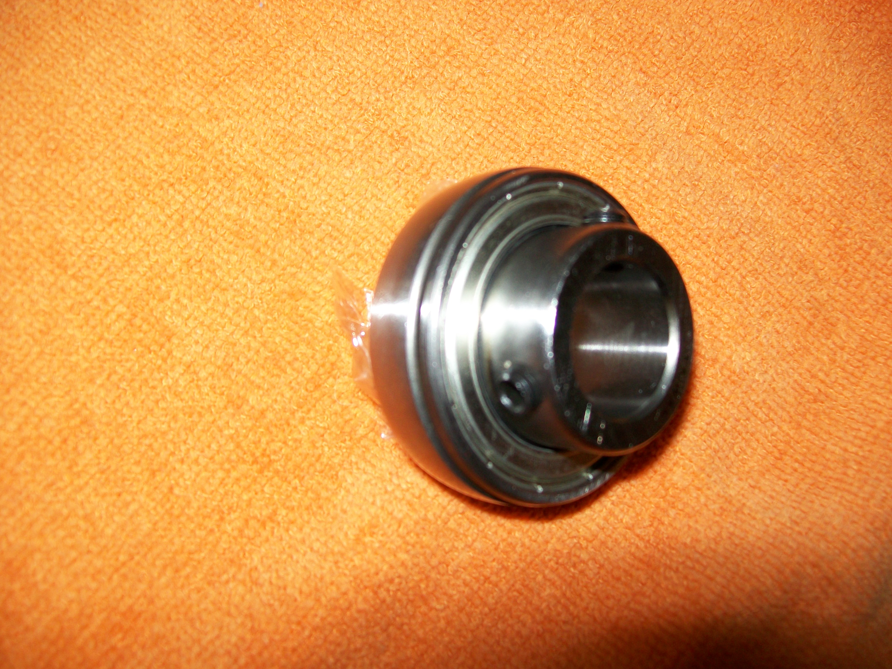 SB202-10g, 5/8" Bore Insert Bearing w/set screw